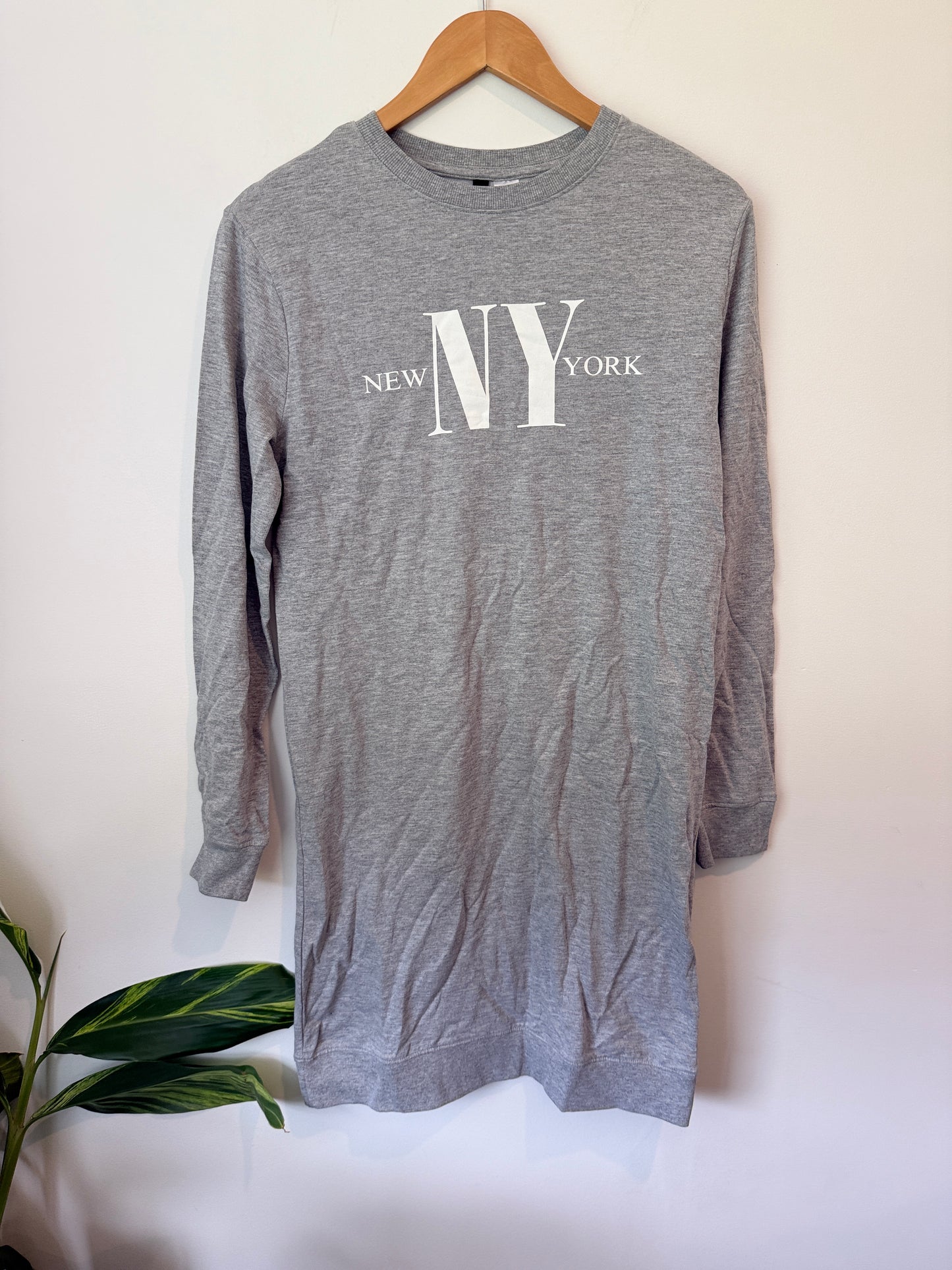 H & M Divided Size 10 Long Sleeve Sweatshirt Dress