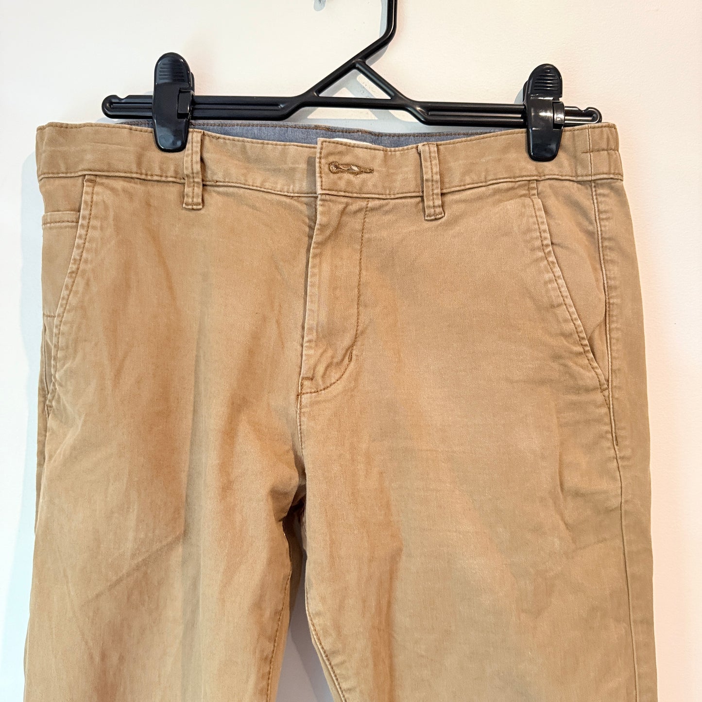 EDC Size 31|32 Tan Men's Chino Pants(missing button)
