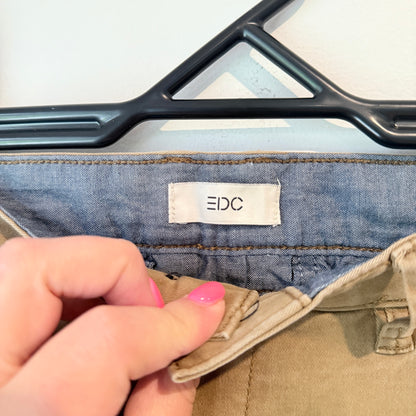 EDC Size 31|32 Tan Men's Chino Pants(missing button)