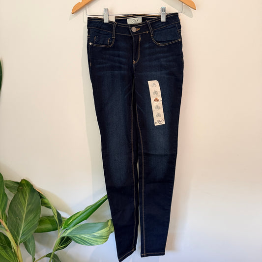 Free 2BU Dark Wash Skinny Jeans – Size 6