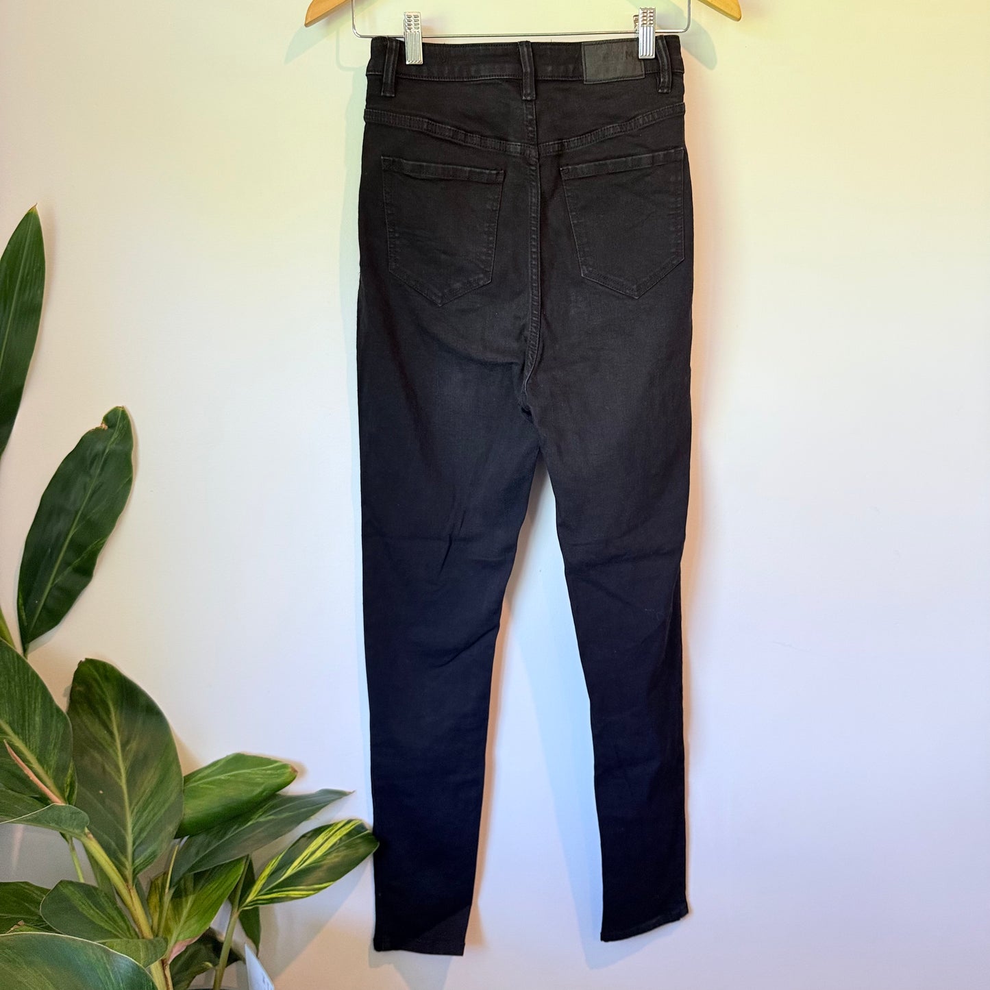 Glassons Size 10 Black Skinny Leg Jeans