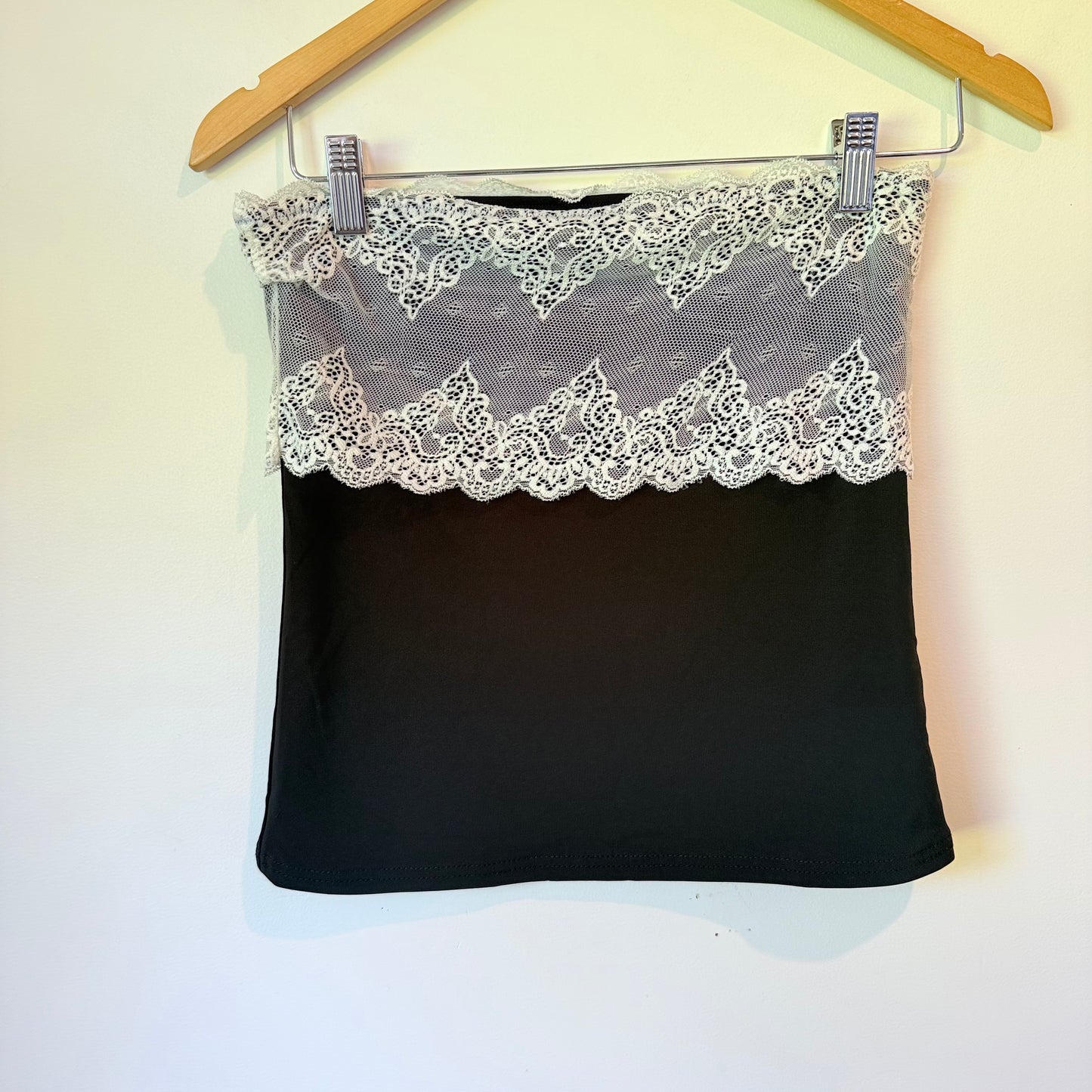 Glassons Size M Lace Trim Strapless Top