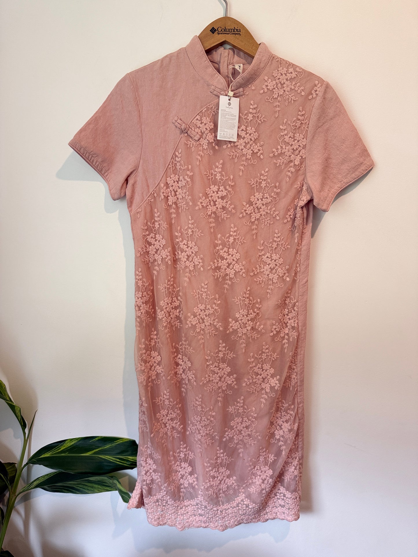 Bellyoke Embroidered Cheongsam Style Dress Size M (44cm U/Arm)