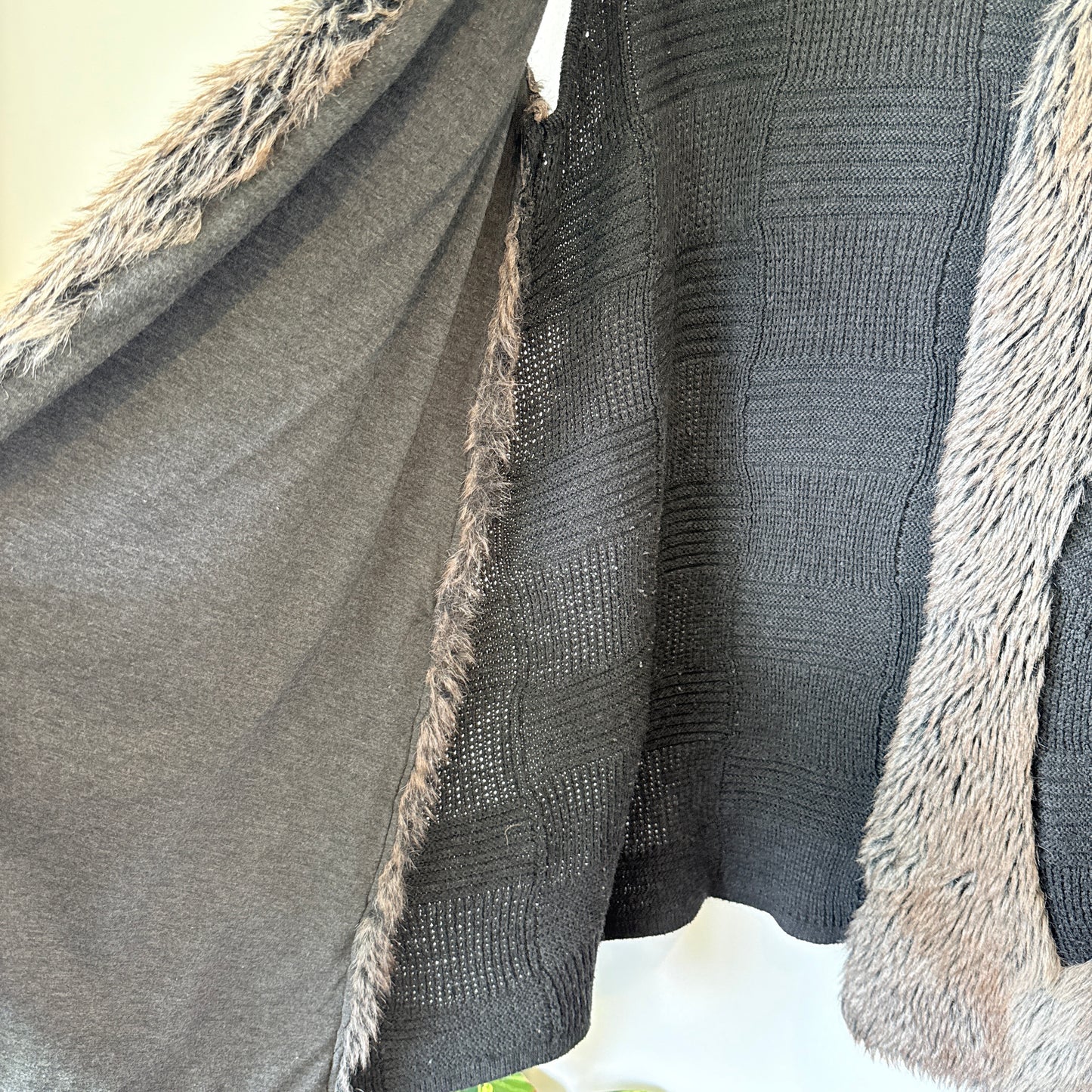 Ringspun Size 10 Gray Faux Fur Vest