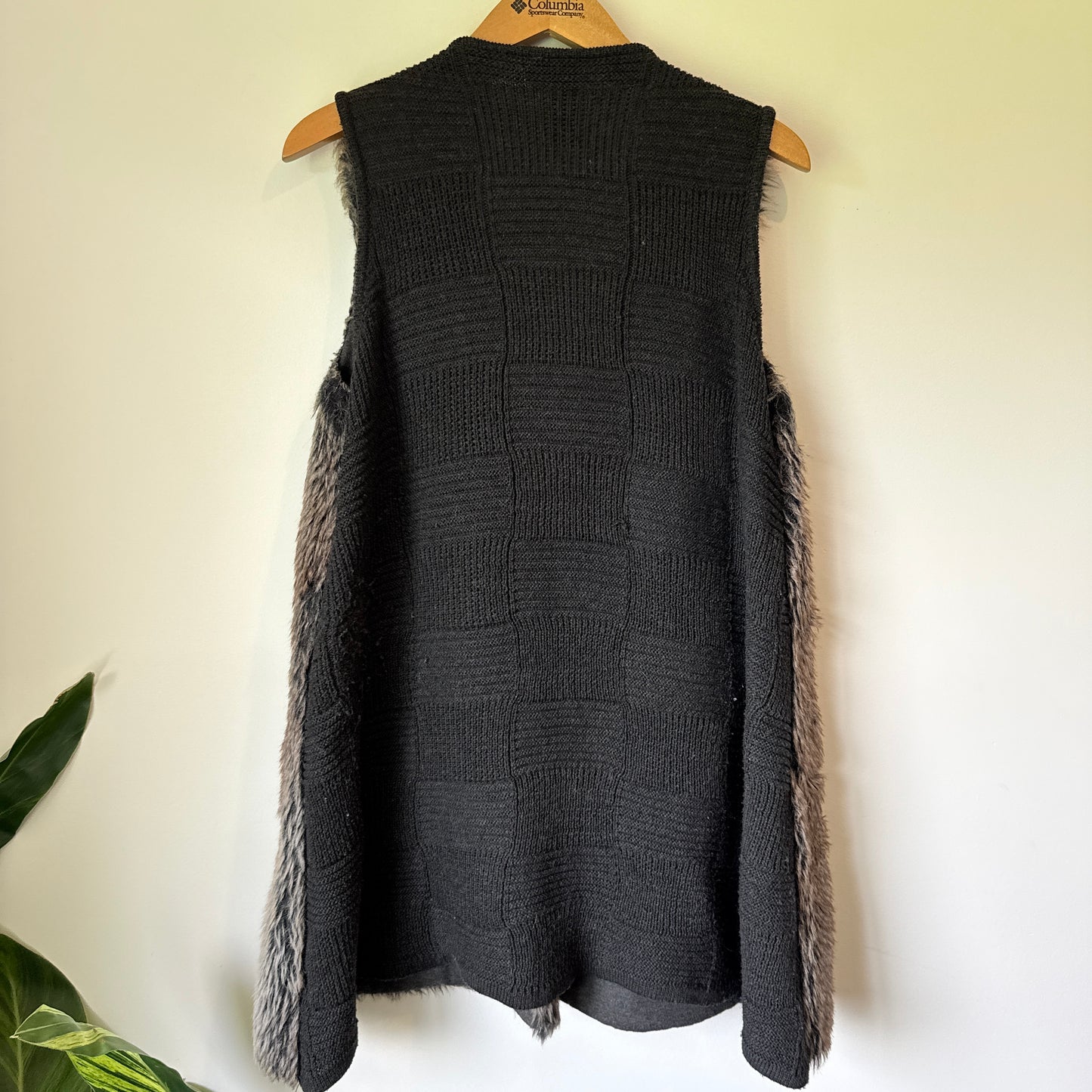 Ringspun Size 10 Gray Faux Fur Vest