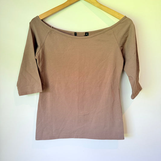 Cut Label Boat Neck Top Brown Size M