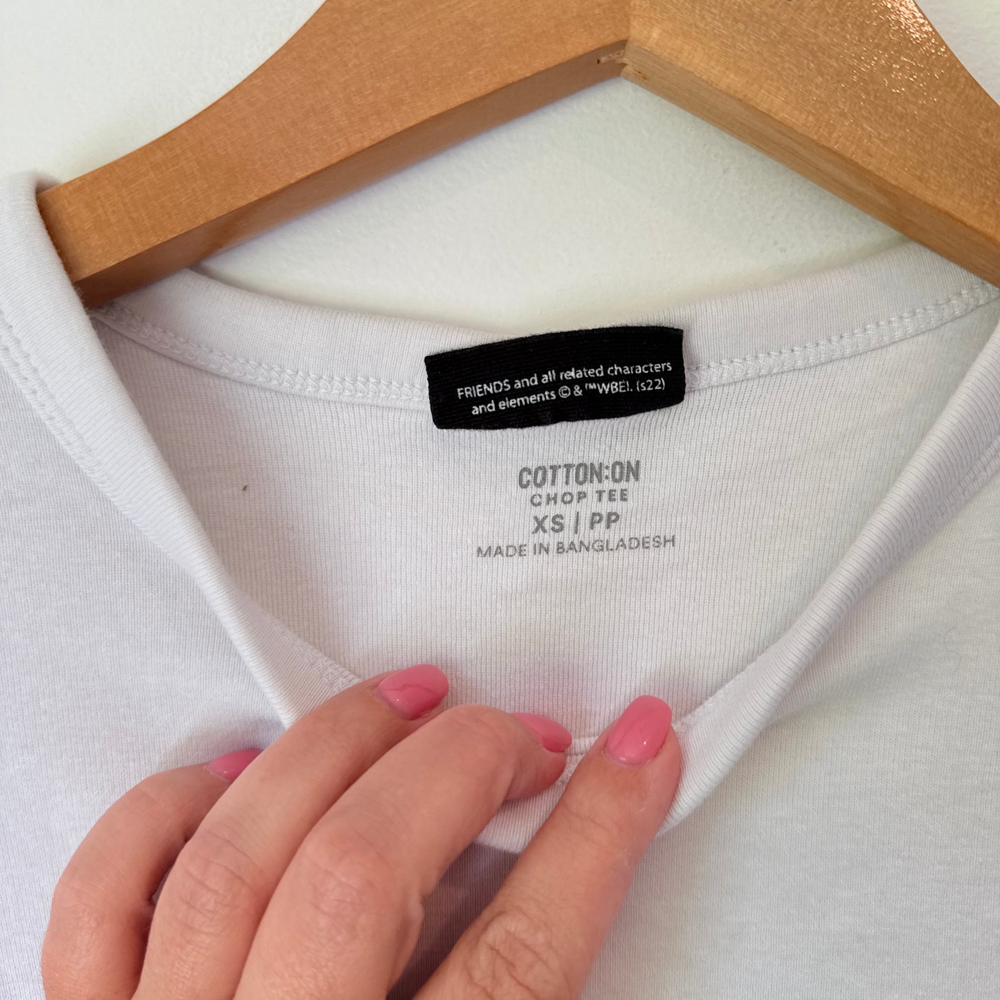 Cotton On Size XS Cropped FRIENDS T-Shirt