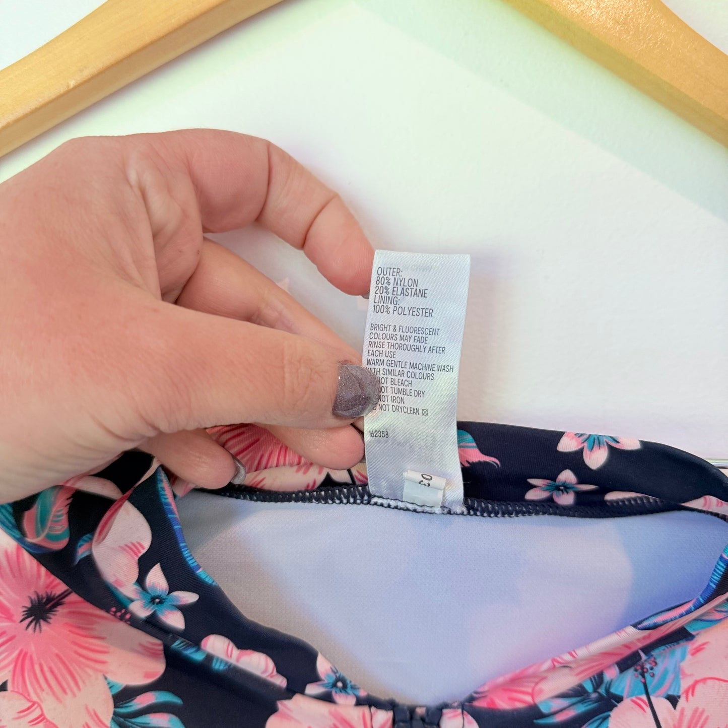 Anko Size 10 Kids Tropical Twist Back Surf Suit – Black