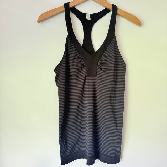 Under Armour Size U/Arm 35cm (XS) Black & Grey Racerback Athletic Top