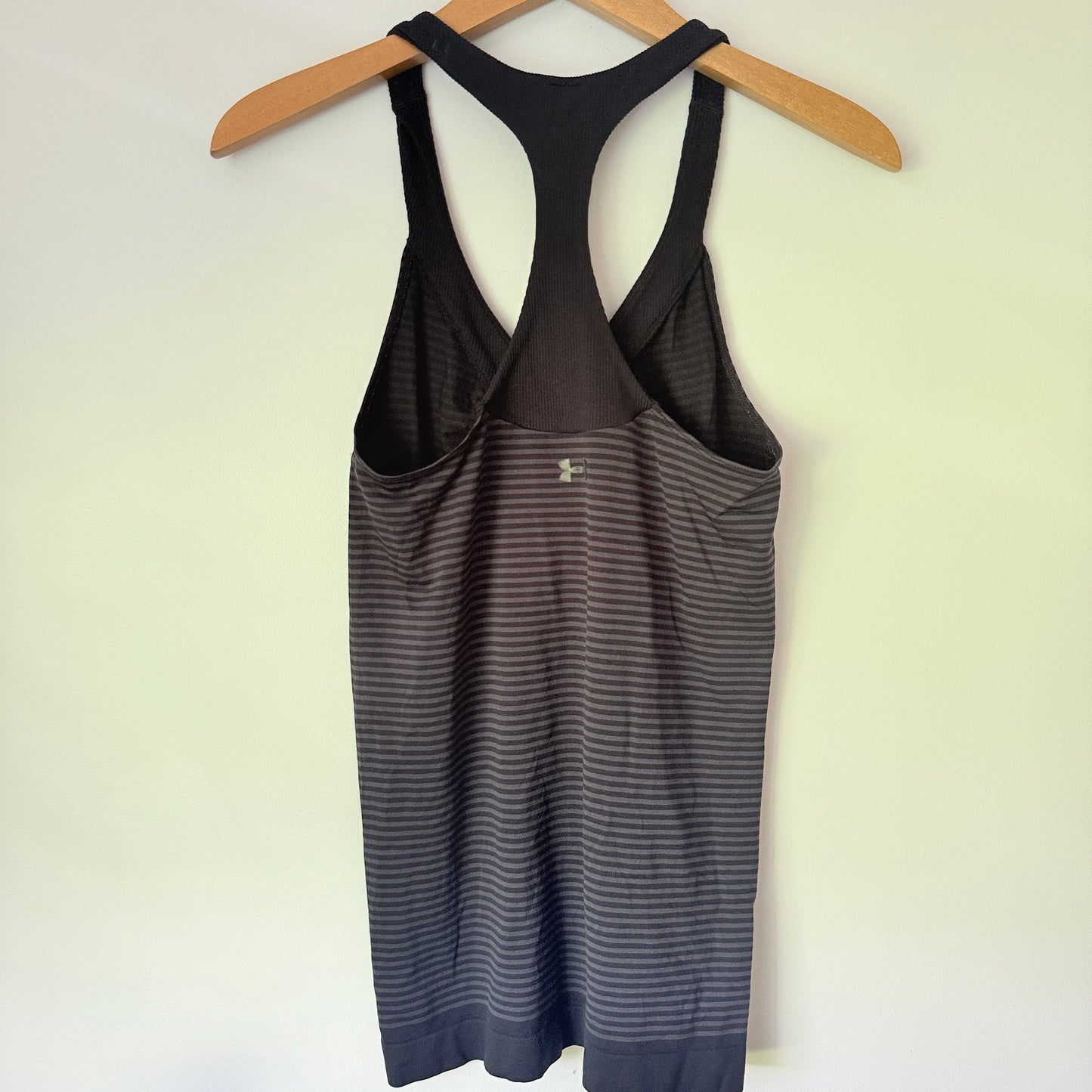 Under Armour Size U/Arm 35cm (XS) Black & Grey Racerback Athletic Top