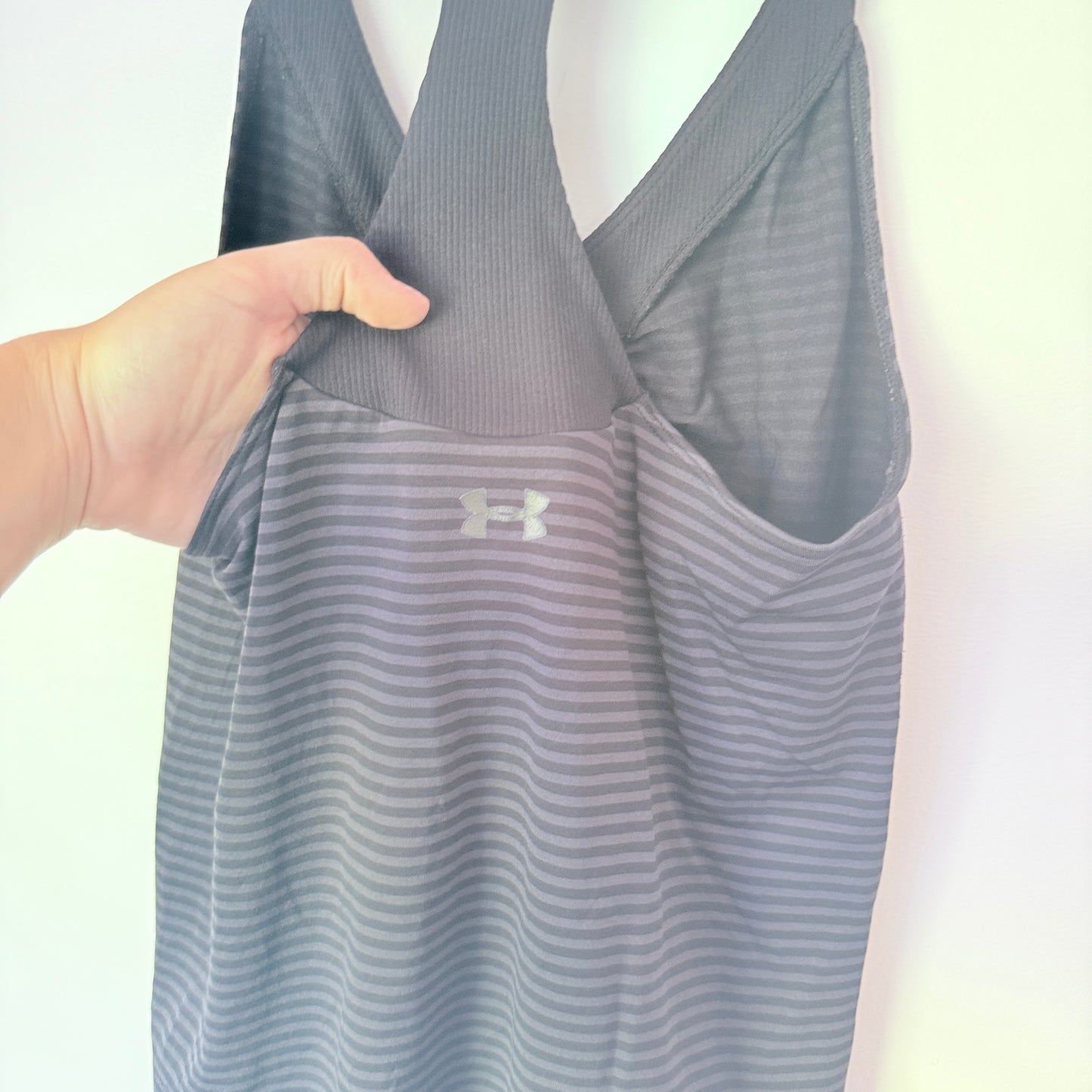 Under Armour Size U/Arm 35cm (XS) Black & Grey Racerback Athletic Top