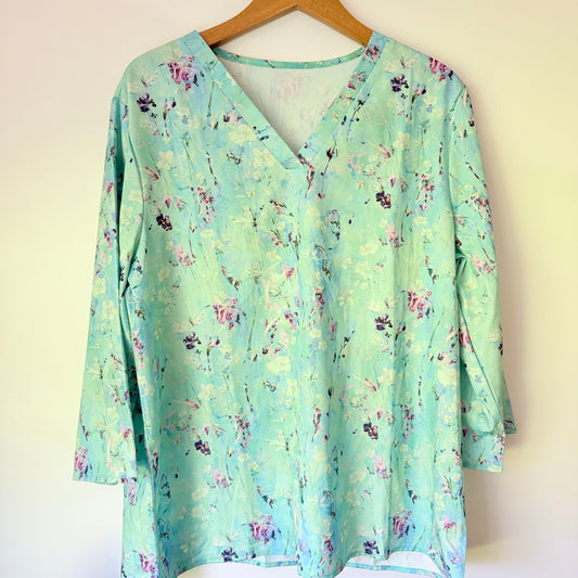 Brand Unknown Size XL V-Neck Floral Tunic Top Blouse