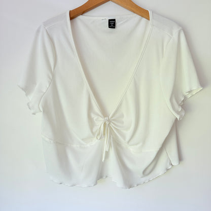 Shein Size 4XL White Knot Crop Top