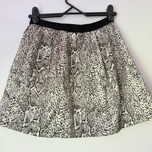Chic A Booti Size 10 Black and White Snake Print Mini Skirt