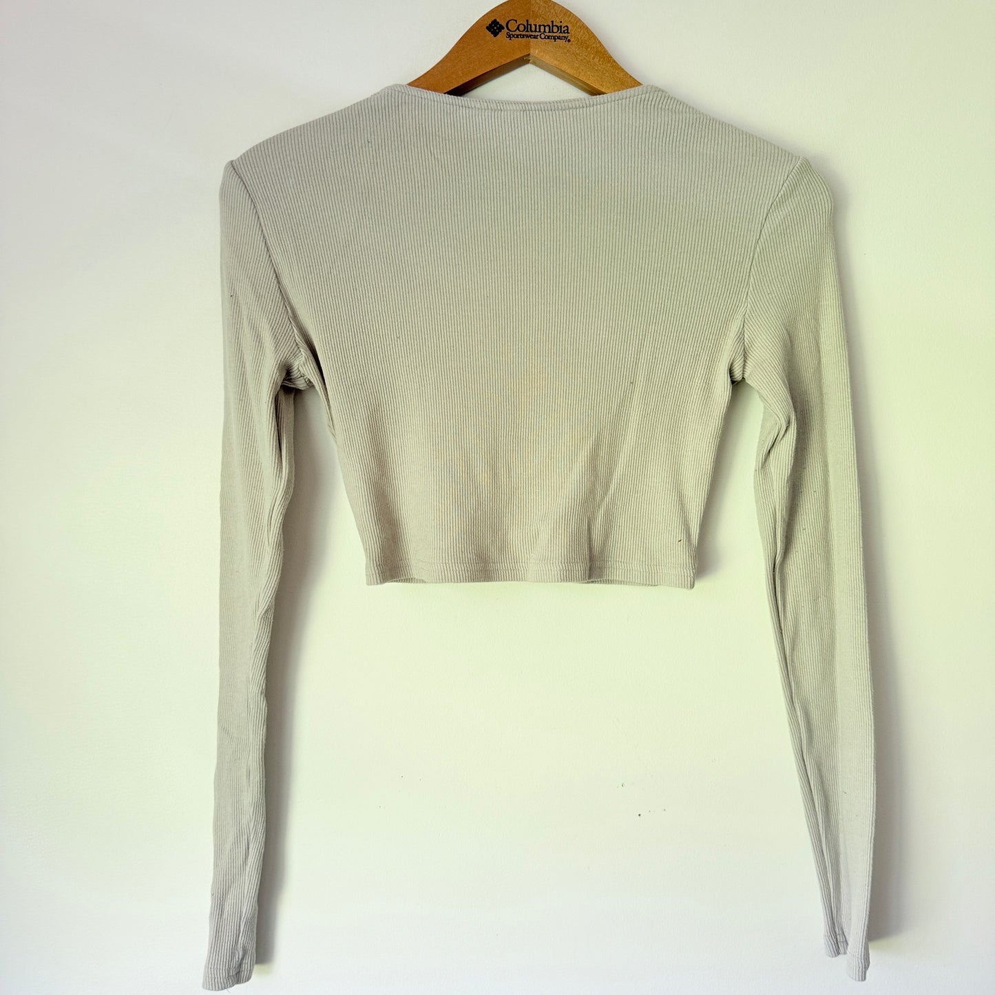 H & M Divided Size S Taupe Ribbed Long-Sleeve Crop Top