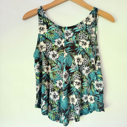 Now Size 6 Sleeveless Floral Print Top