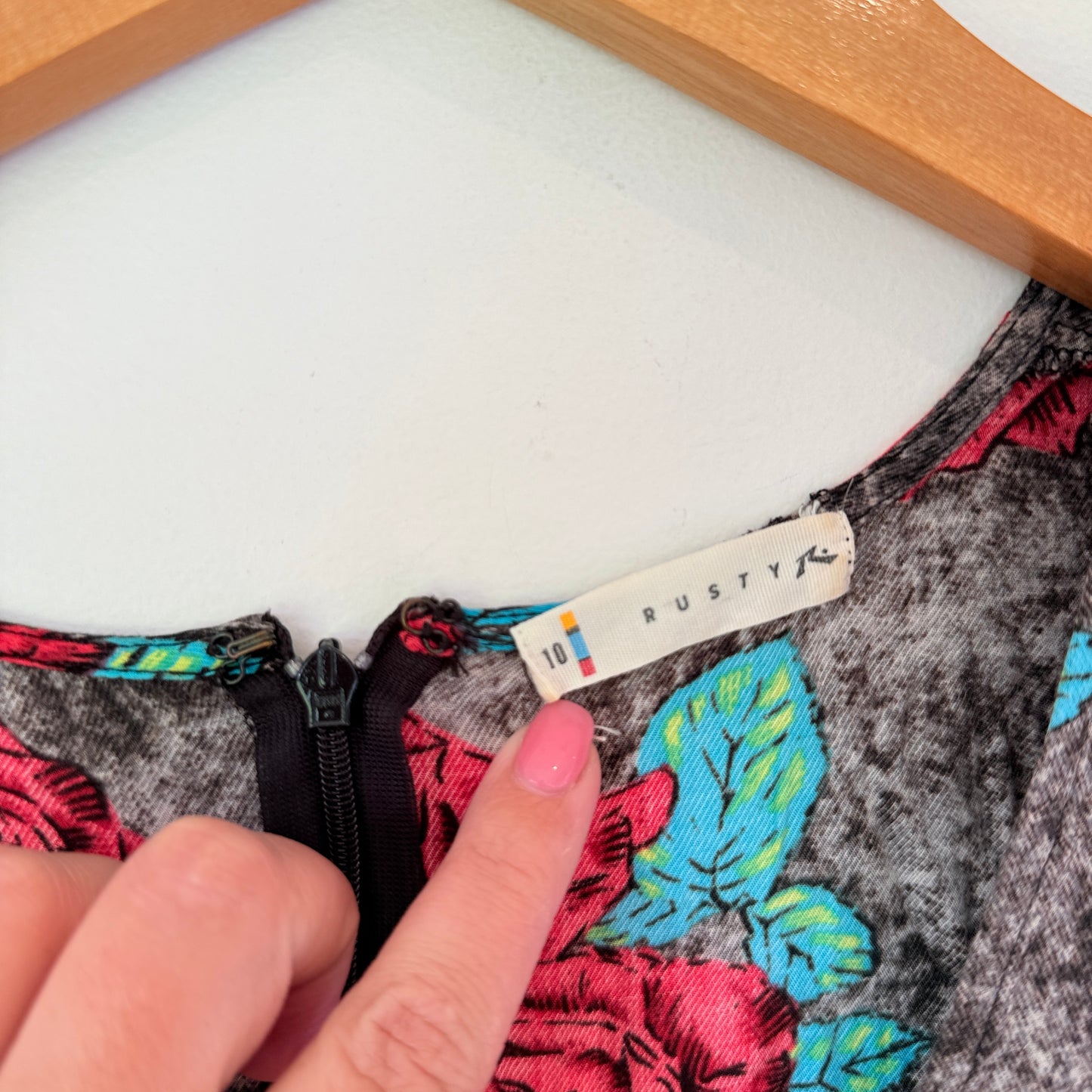 Rusty Size 10 Floral Print V-Neck Dress