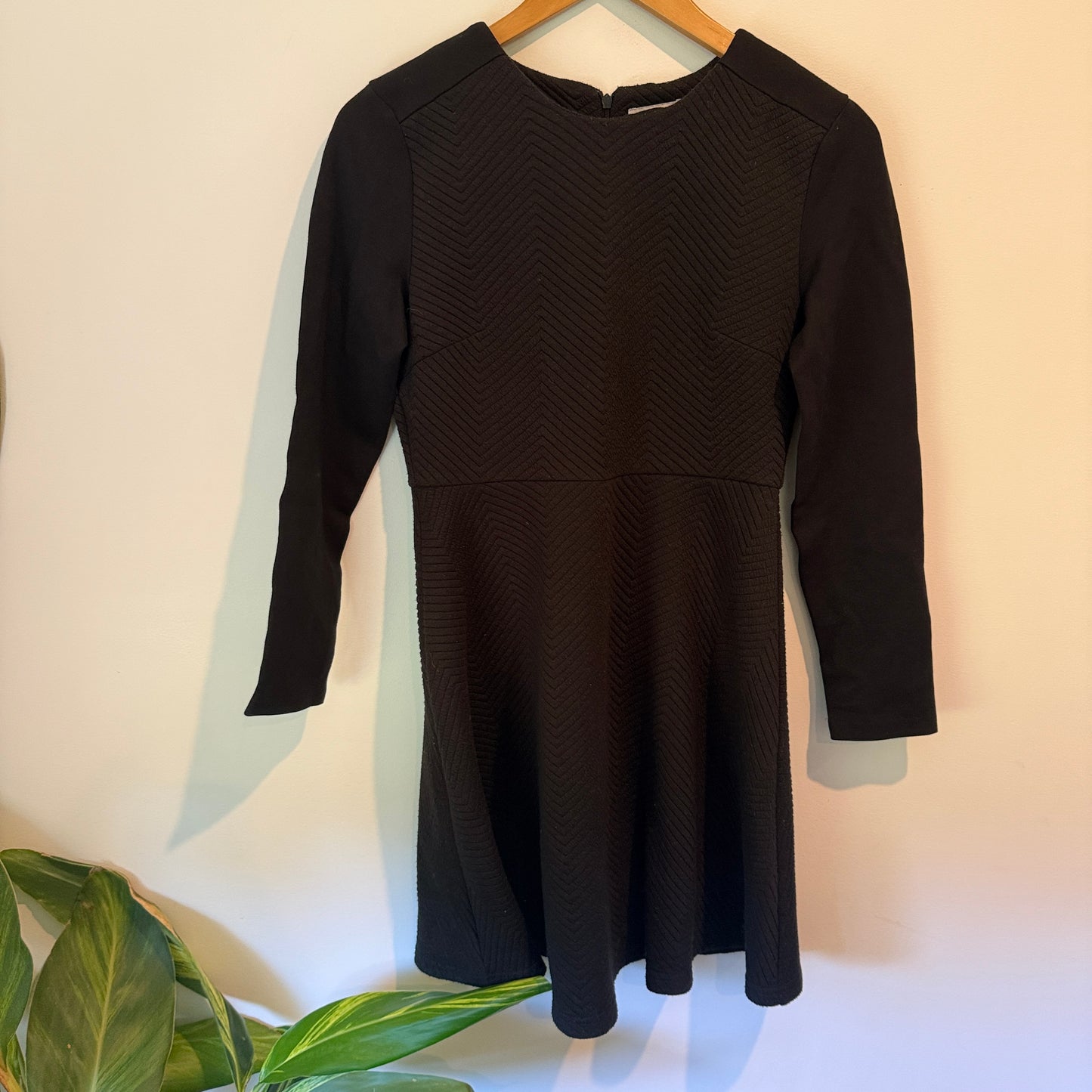 Candie's Size 160/84A | 38(M) | U/Arm to U/Arm 42cm Knit Short Dress