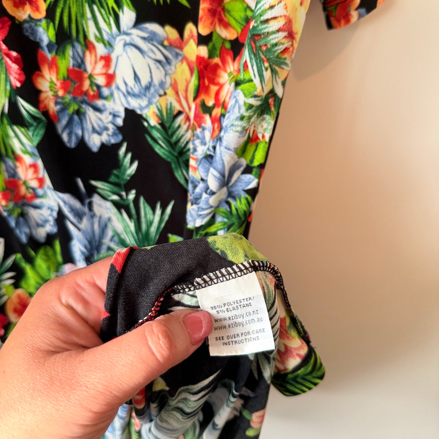 Capture Size M Floral Print Stretch Dress