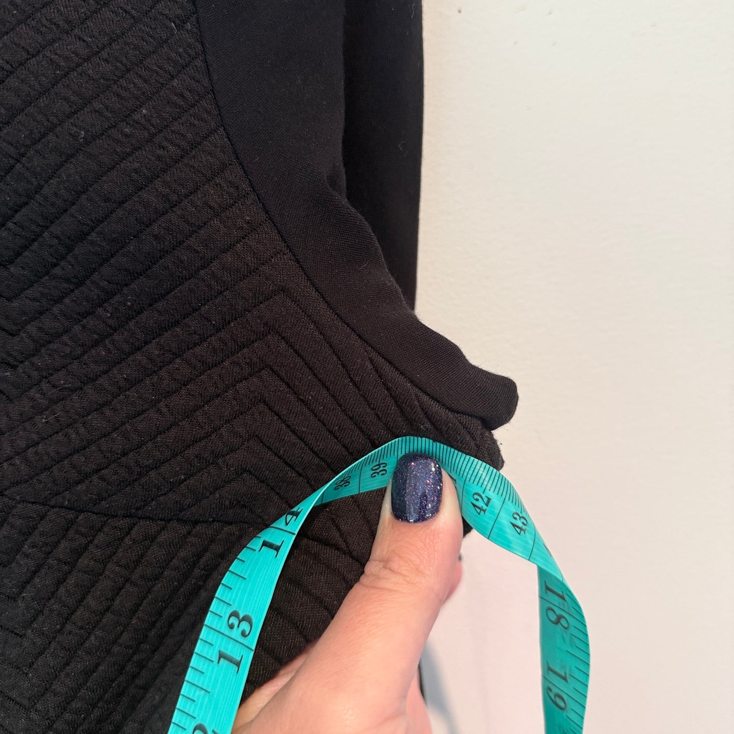 Candie's Size 160/84A | 38(M) | U/Arm to U/Arm 42cm Knit Short Dress