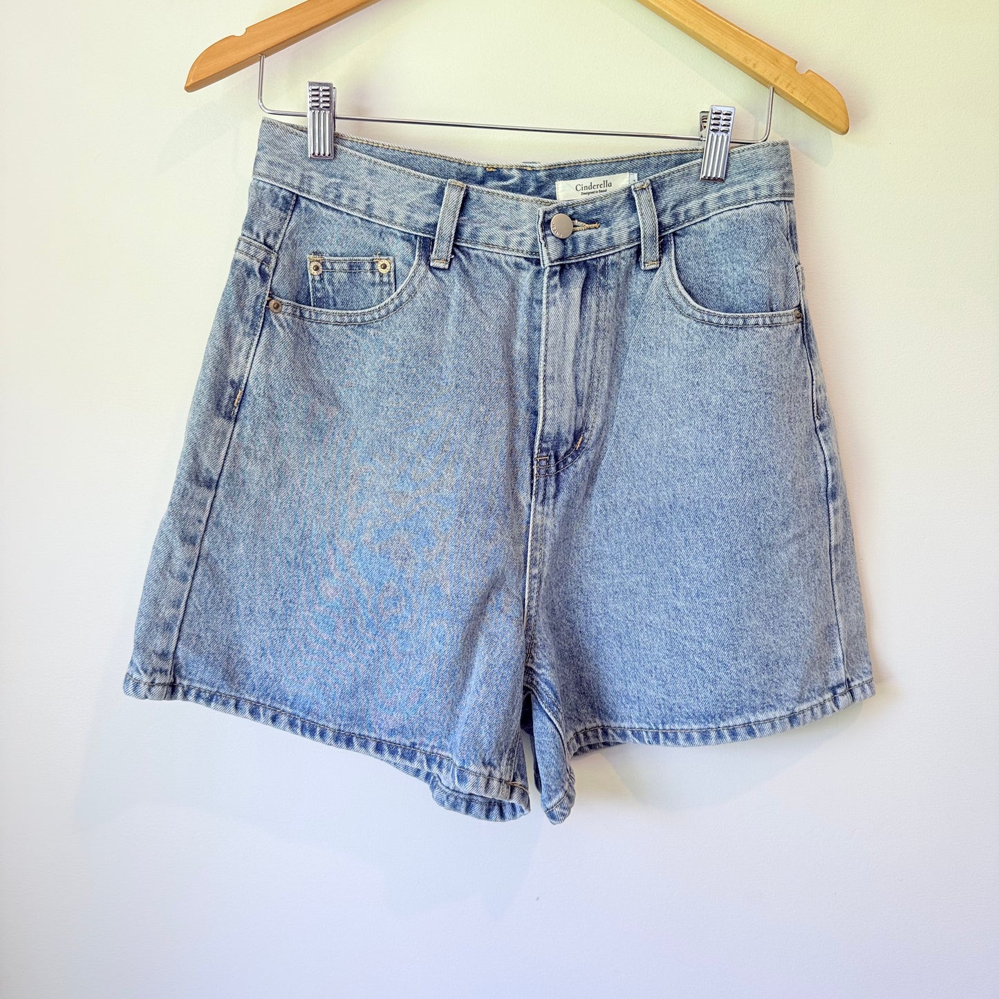 Cinderella Size 36 Light Wash High-Waisted Denim Shorts