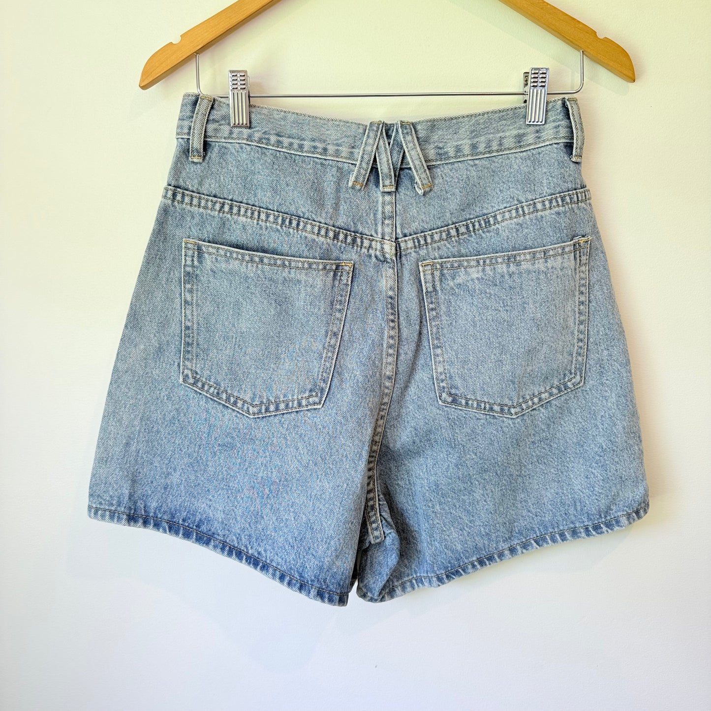 Cinderella Size 36 Light Wash High-Waisted Denim Shorts