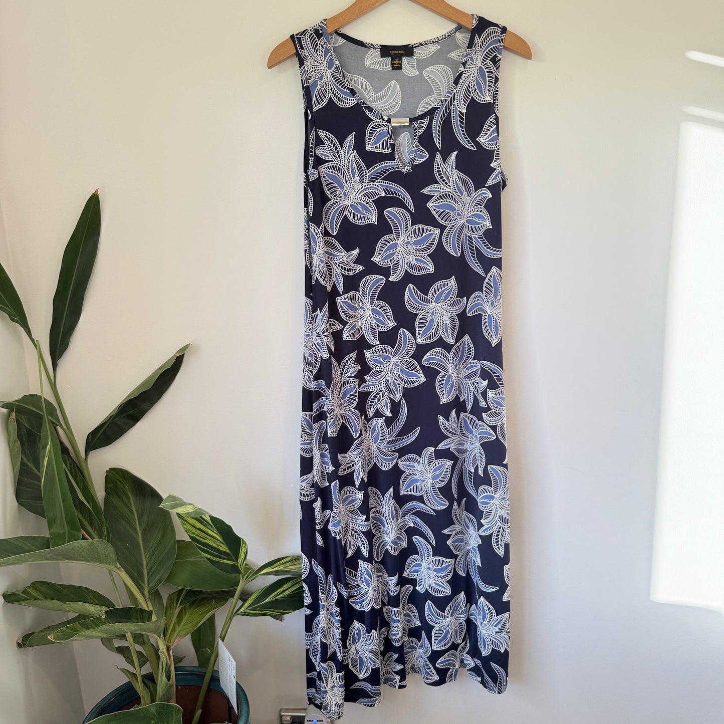 Espresso Size M Floral Sleeveless Dress