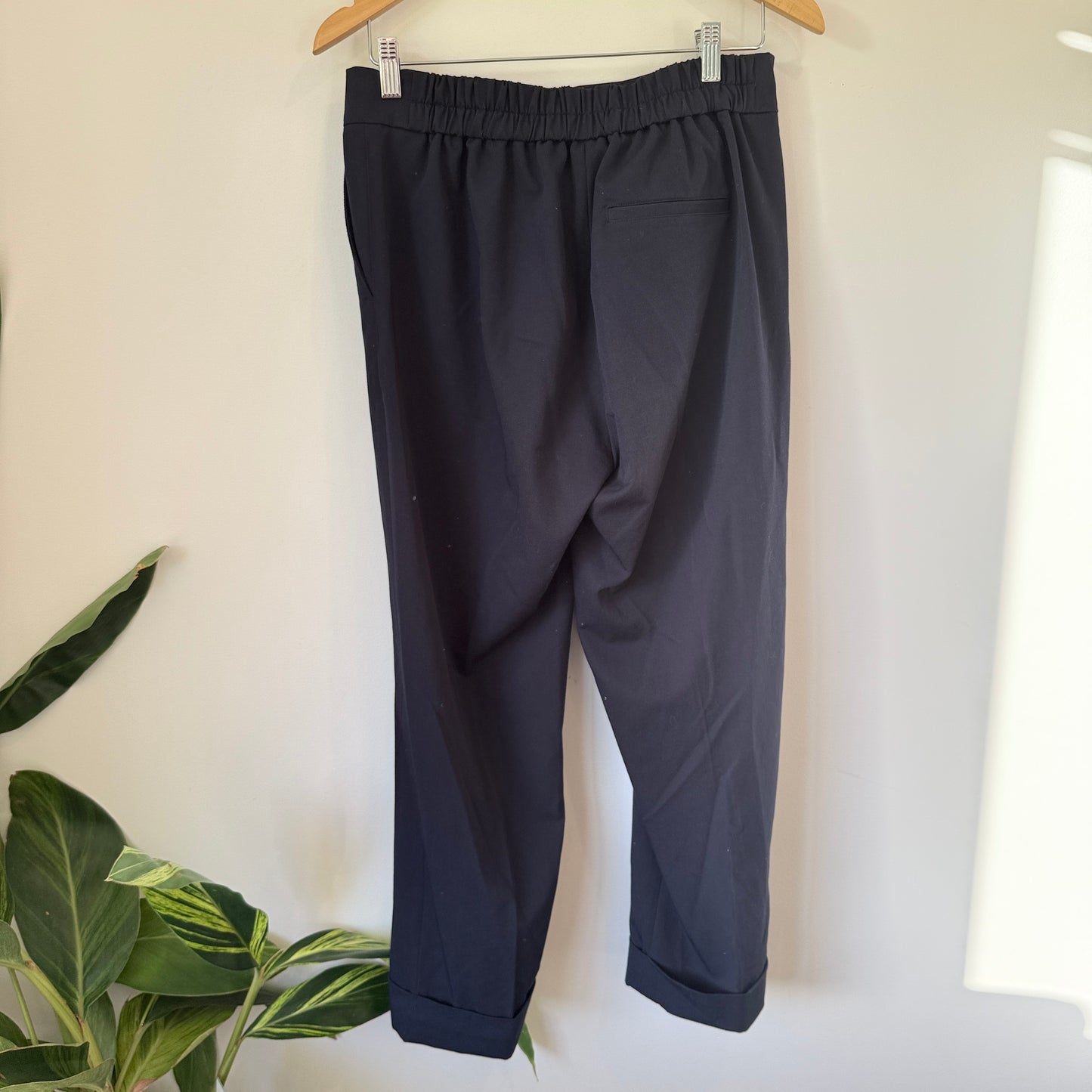 Laing Size M Black Trousers