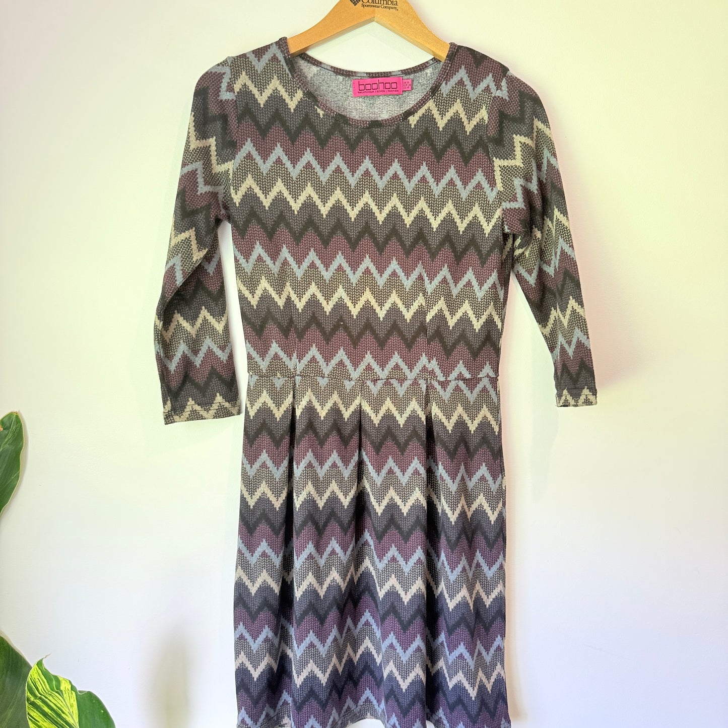 Boohoo Size 8 Zigzag-Pattern Knitted Mini Dress