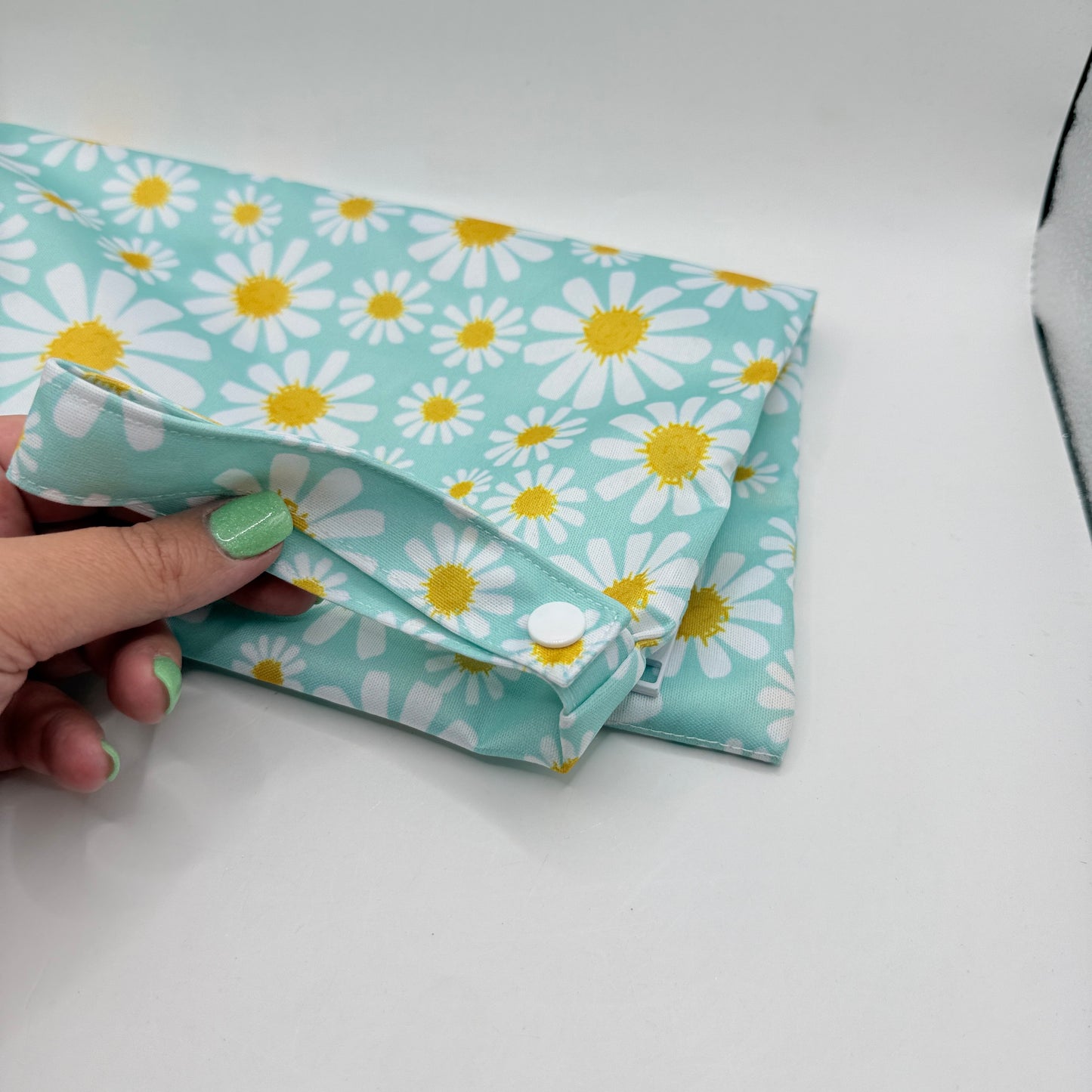 Tiny Bloom Wet Bag for Cloth Nappies – Daisy Print
