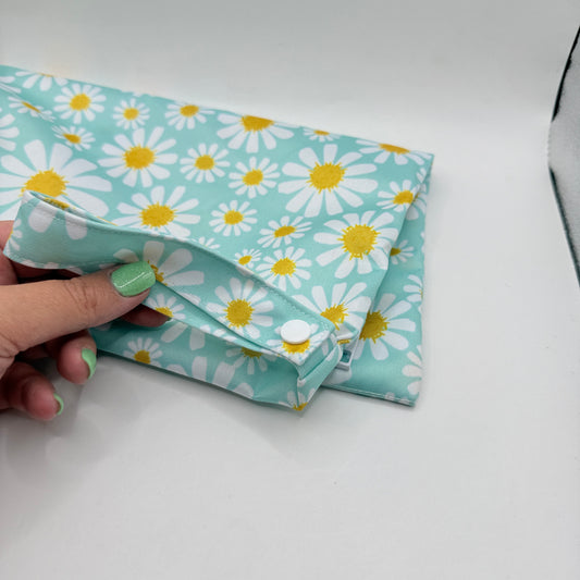 Tiny Bloom Wet Bag for Cloth Nappies – Daisy Print