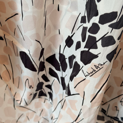 H & M Size 8 Tan, Black & White Long Sleeve V-Neck Blouse