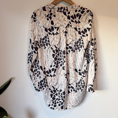 H & M Size 8 Tan, Black & White Long Sleeve V-Neck Blouse