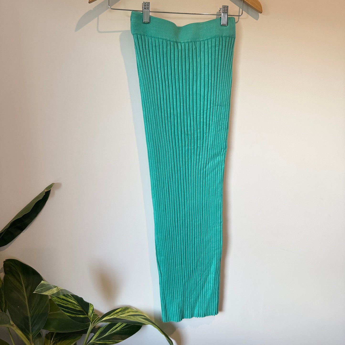 Glassons Size XS Green Ribbed Knit Midi Skirt