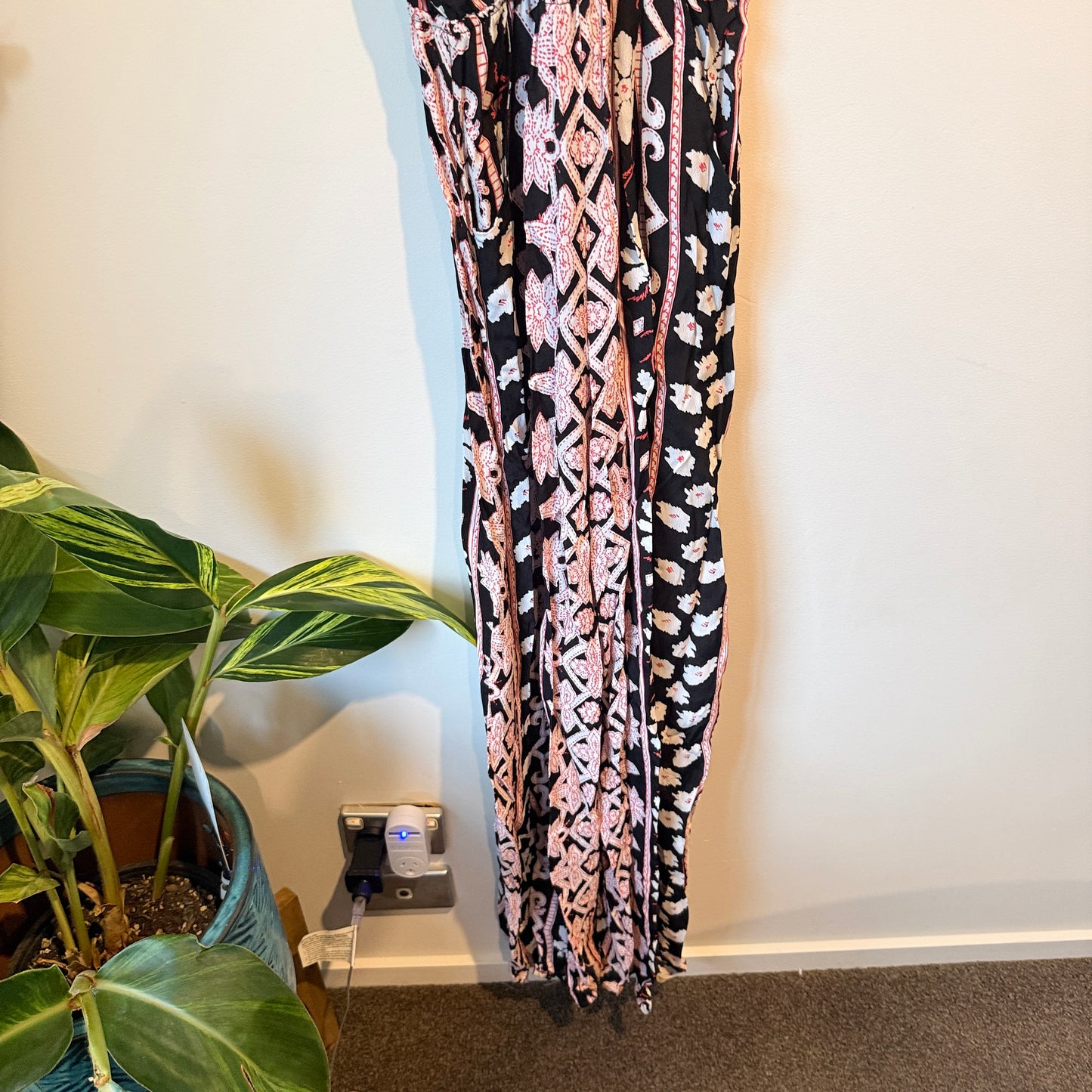 Flynn Skye Size 1 Pink & Black Floral Print Jumpsuit