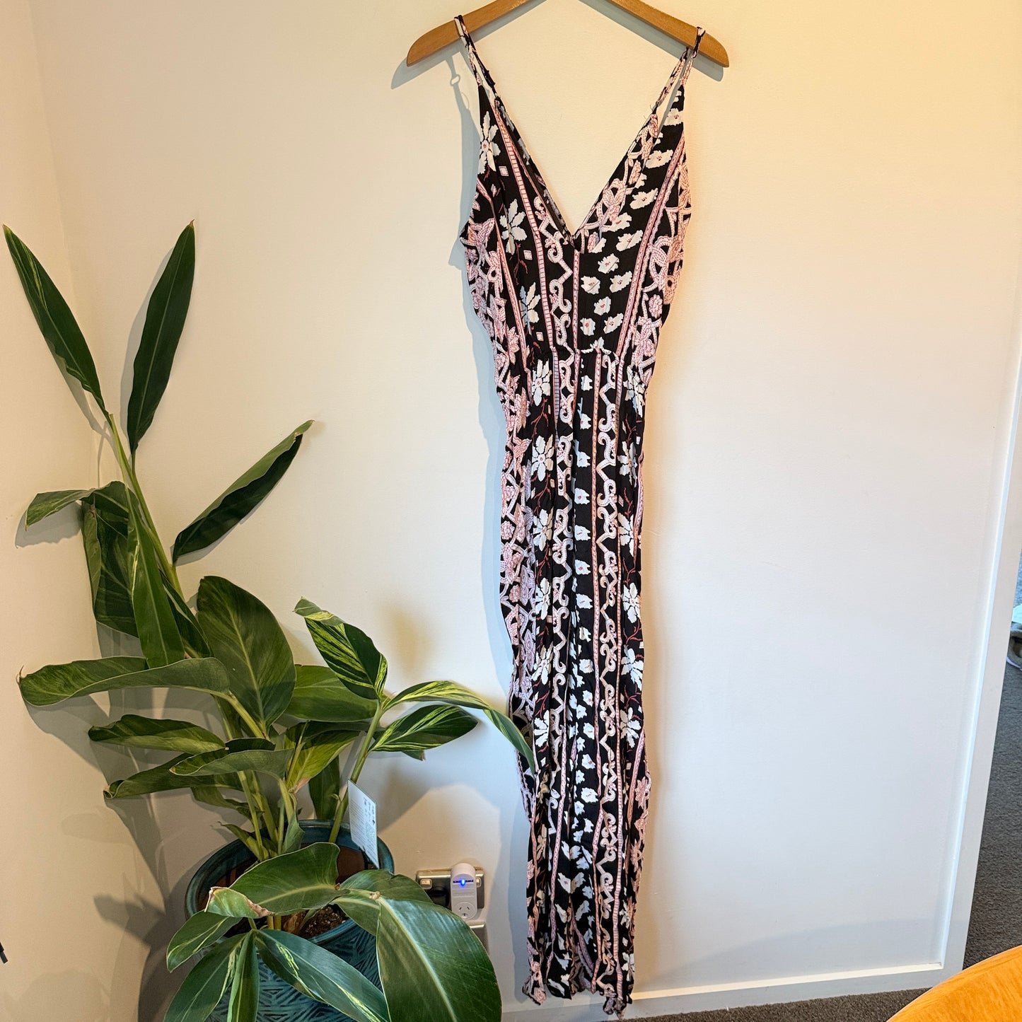 Flynn Skye Size 1 Pink & Black Floral Print Jumpsuit