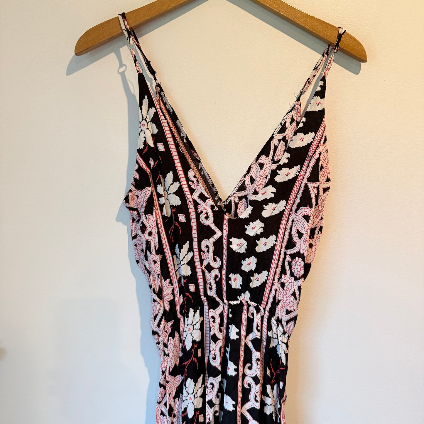 Flynn Skye Size 1 Pink & Black Floral Print Jumpsuit