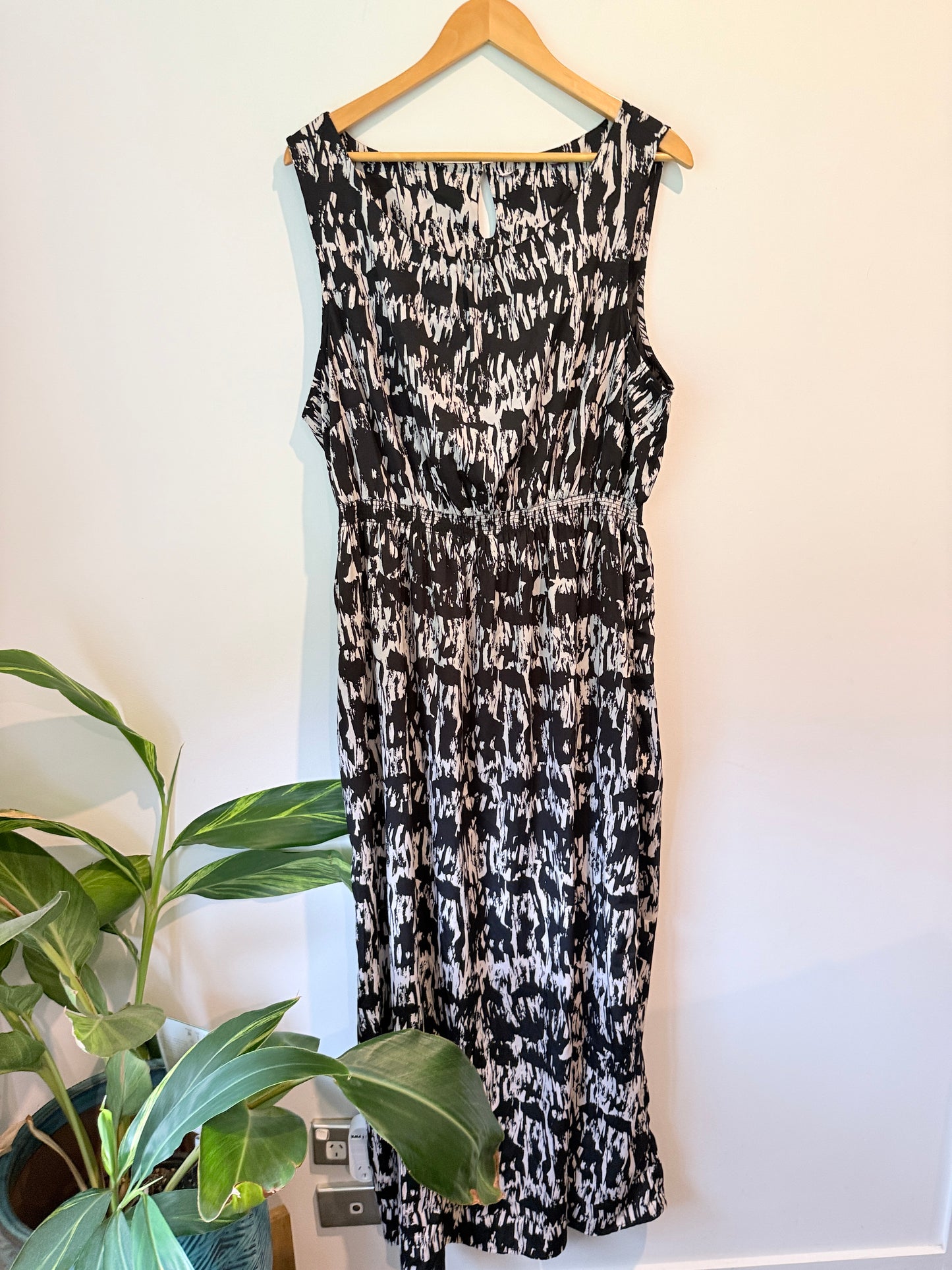 Brand Unknown Abstract Print Midi Dress Black Cream - 49cm - 60cm U/Arm