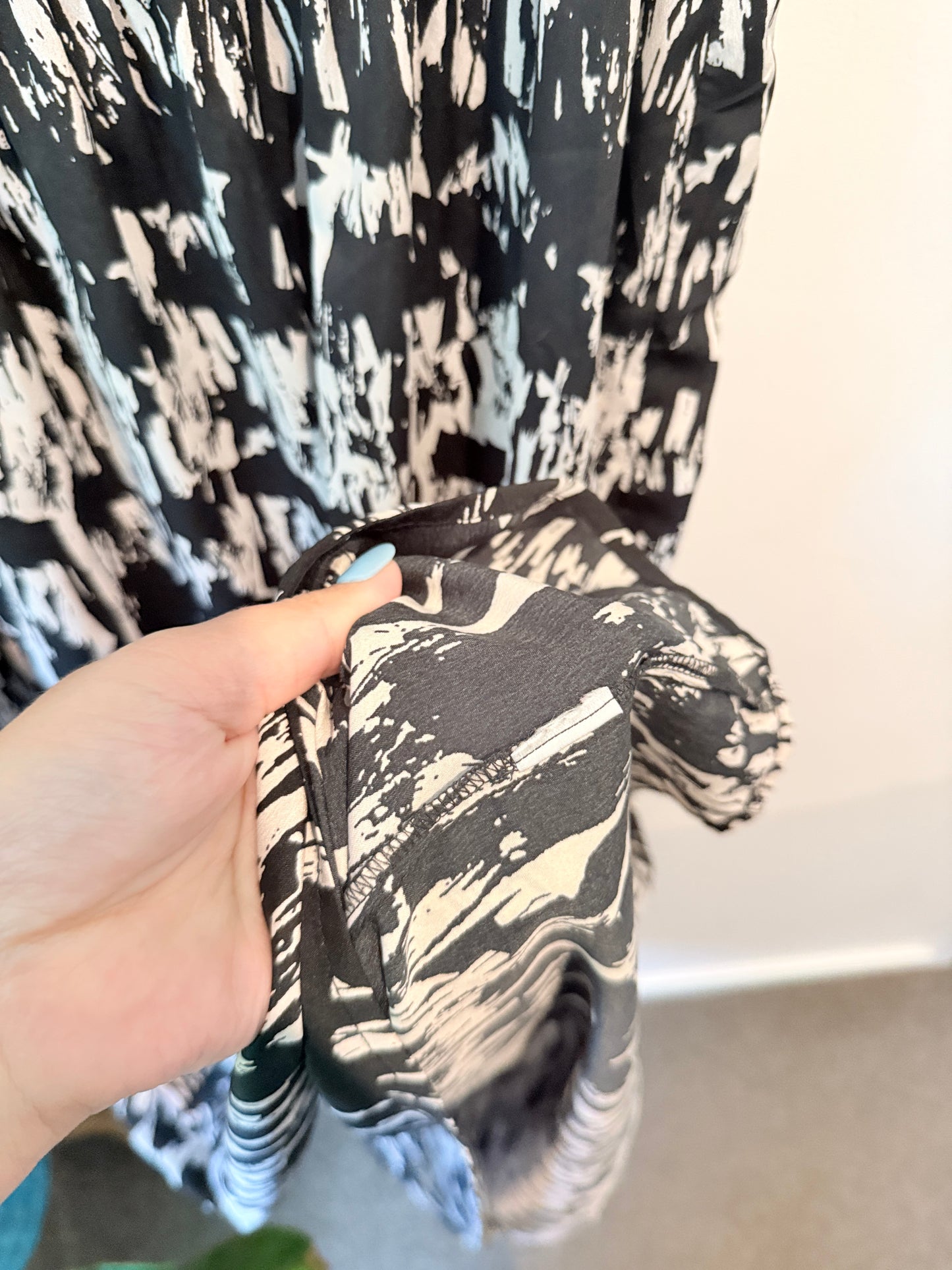 Brand Unknown Abstract Print Midi Dress Black Cream - 49cm - 60cm U/Arm
