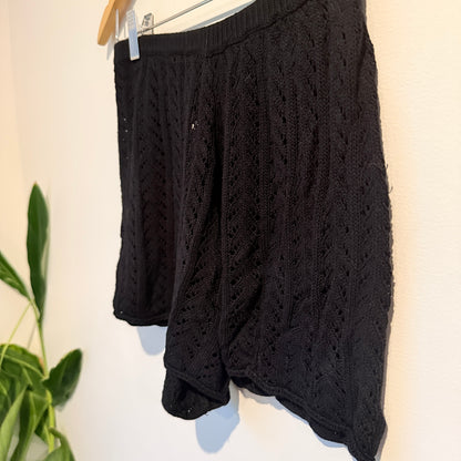 Glassons Size XS Black Crochet/Knit Women's Shorts
