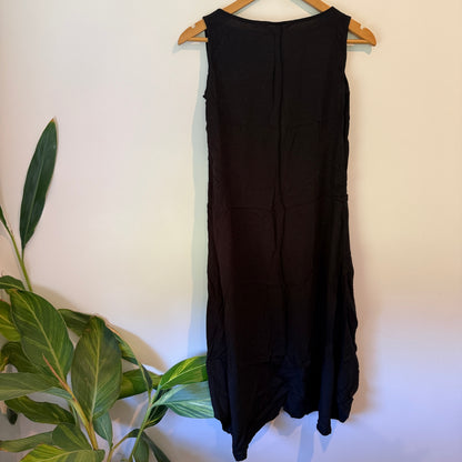 Fusion Size M | U/Arm to U/Arm 45cm Sleeveless Black Dress
