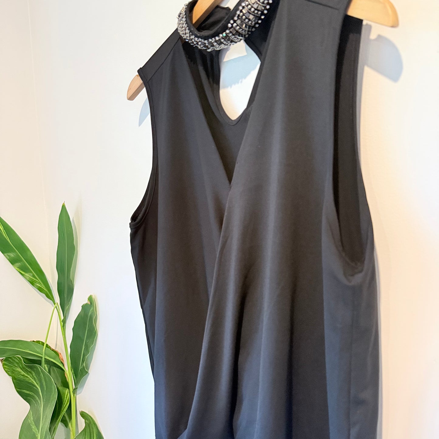 Mirrou XL Halterneck Beaded Keyhole Top