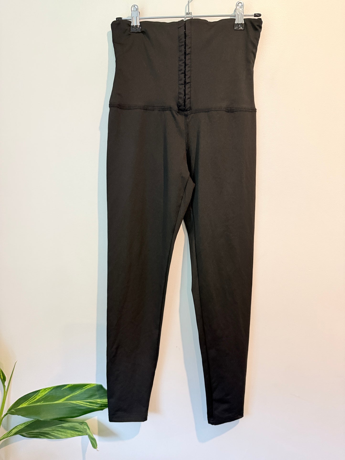 Shein High Waist Tummy Trimmer Leggings Black - Size S