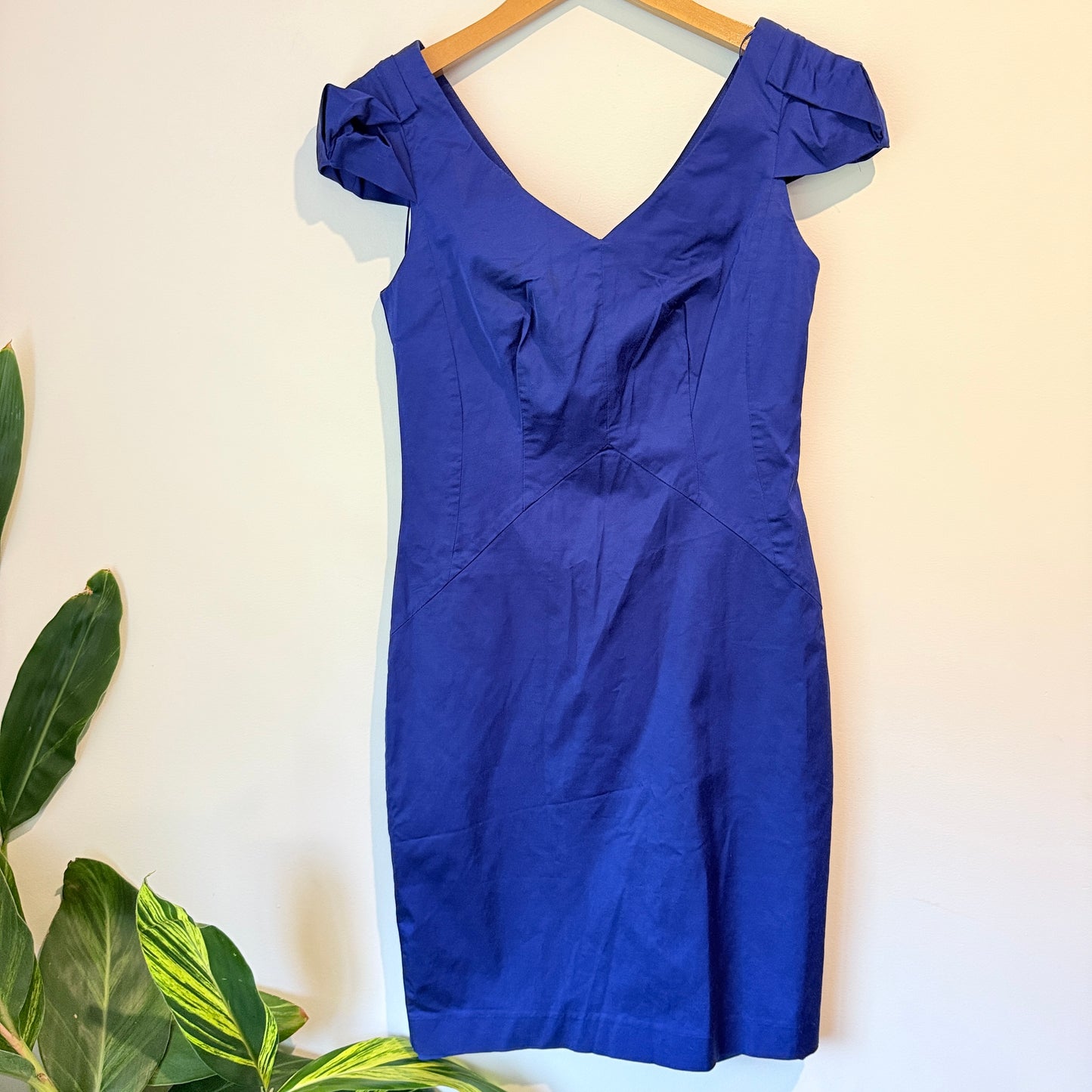 Veronika Maine Size 8 Royal Blue Cap-Sleeve V-Neck Sheath Dress