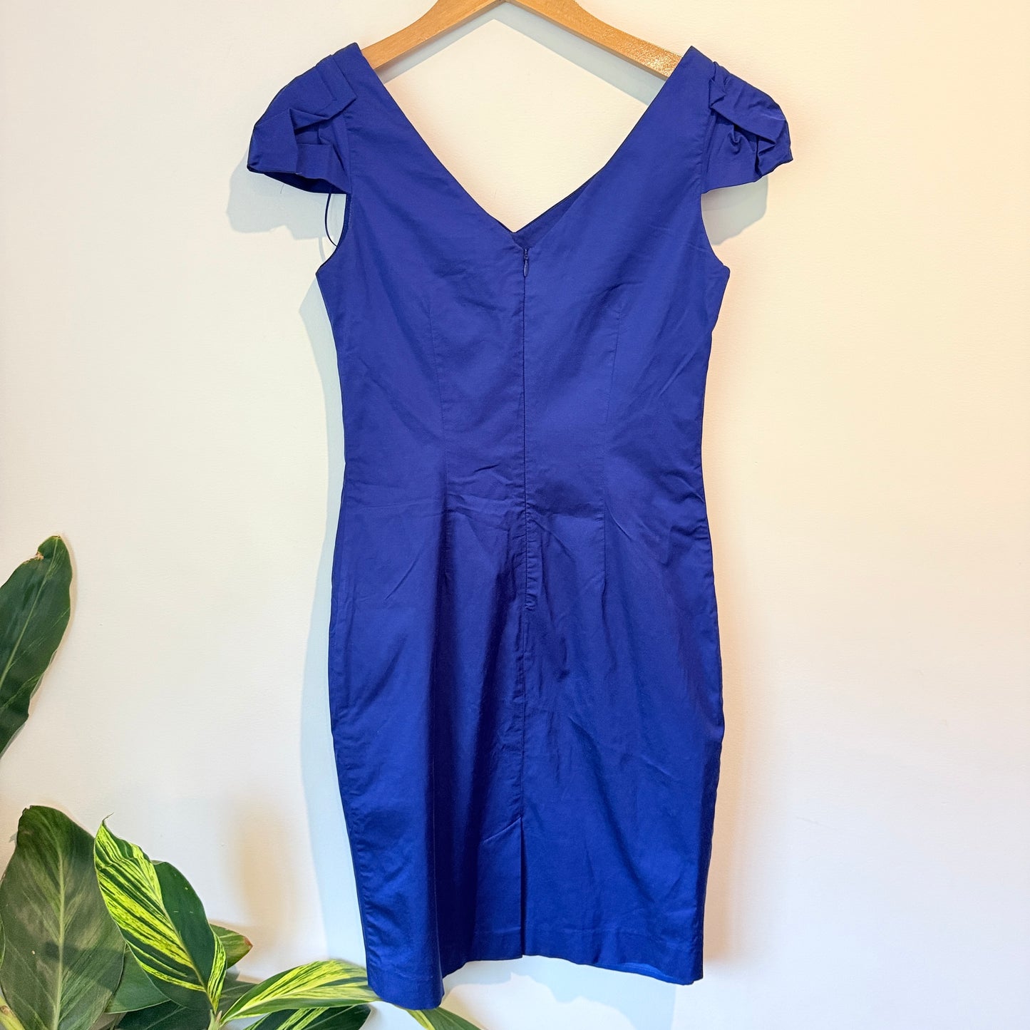 Veronika Maine Size 8 Royal Blue Cap-Sleeve V-Neck Sheath Dress