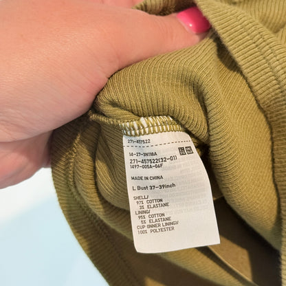 Uniqlo Size L Olive Green Ribbed Cropped Sleeveless Padded Top