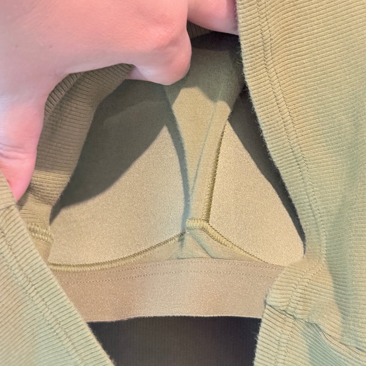 Uniqlo Size L Olive Green Ribbed Cropped Sleeveless Padded Top