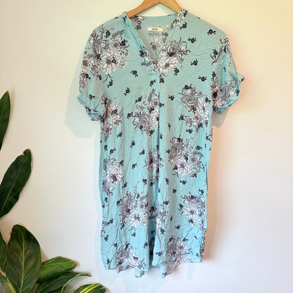 Resort Size M Light Blue Floral Dress