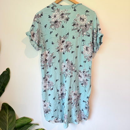 Resort Size M Light Blue Floral Dress