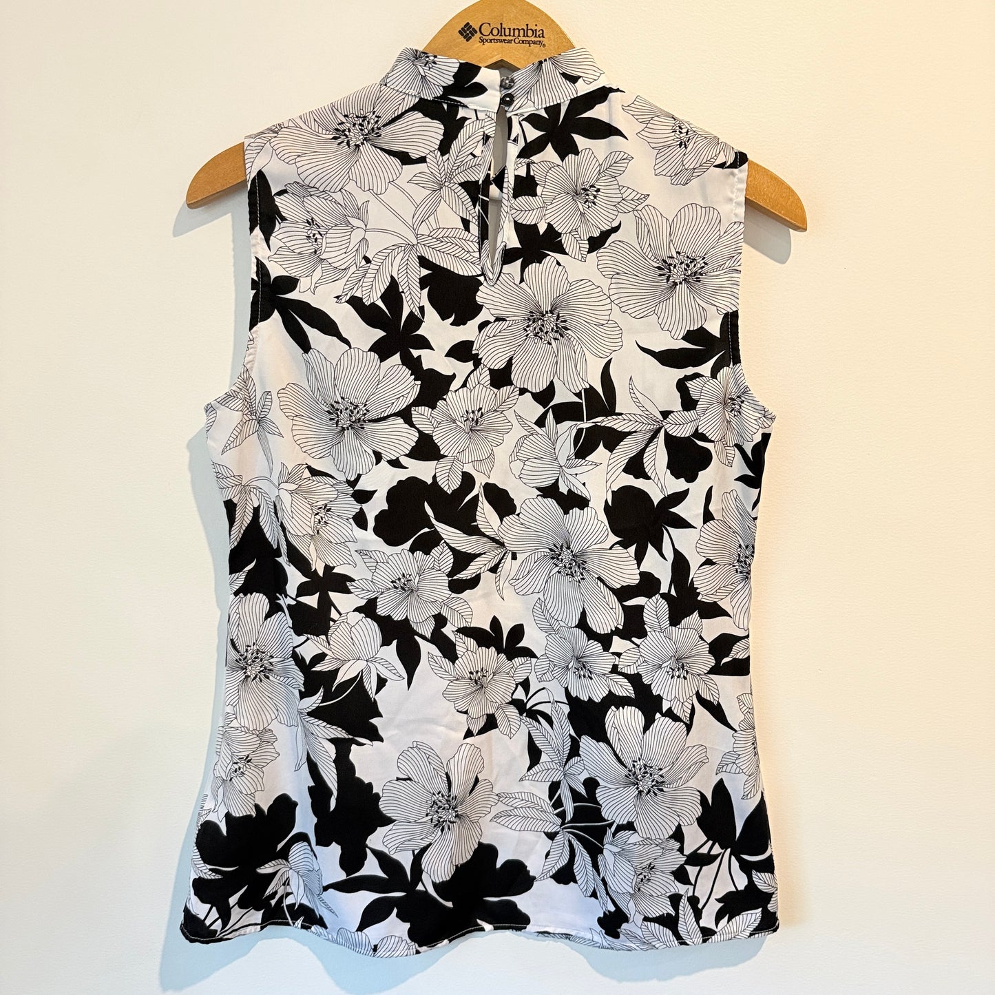 Orsay Size 36 Black & White Floral Print Sleeveless Blouse